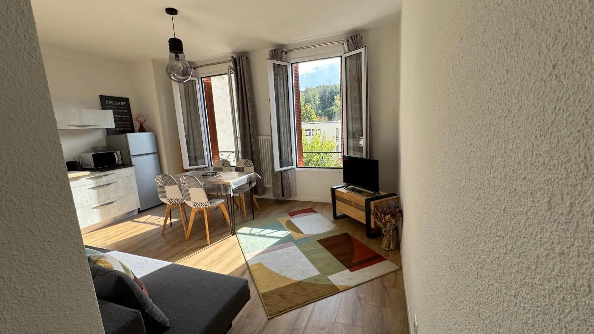 Appartement Le Madargue Idealement Place Chatel-Guyon