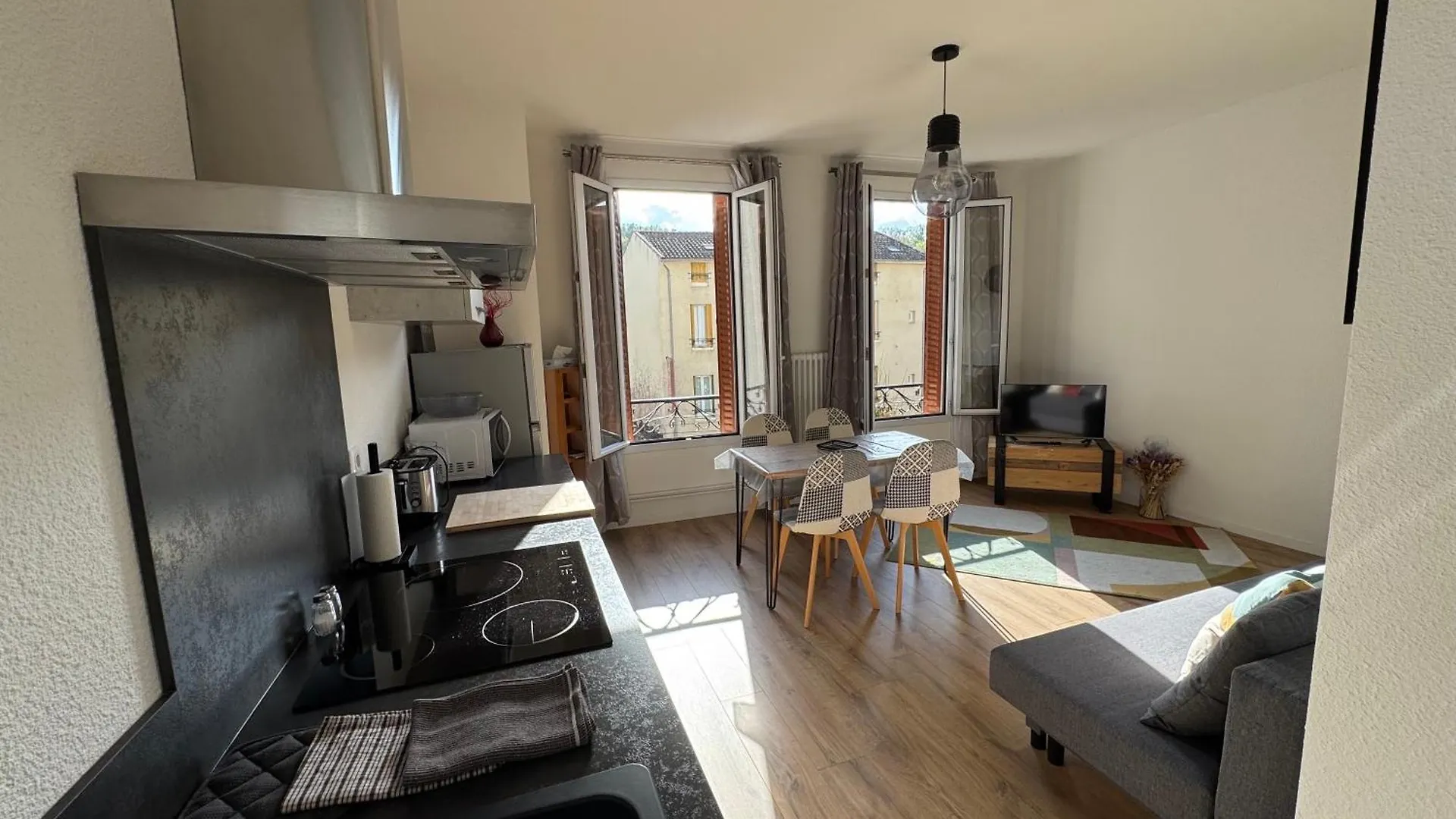 Appartement Le Madargue Idealement Place Chatel-Guyon