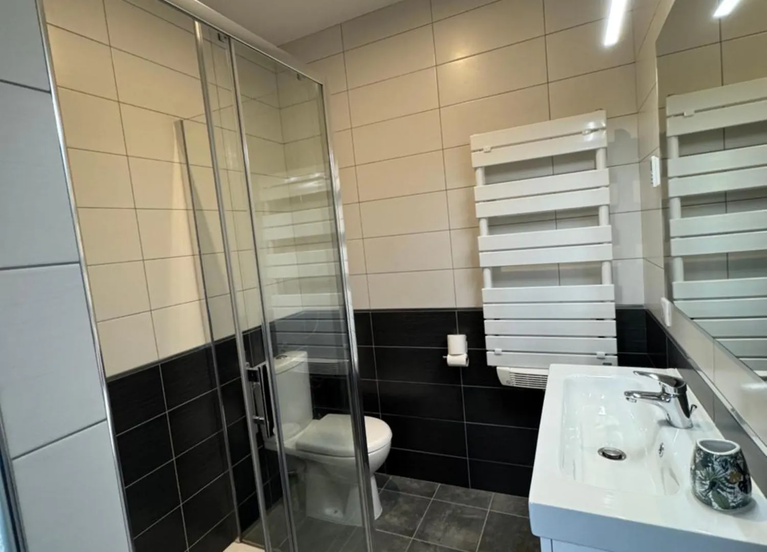 Appartement Le Madargue Idealement Place Chatel-Guyon 0*,  France